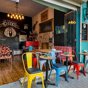  Hostal Cheers Midtown